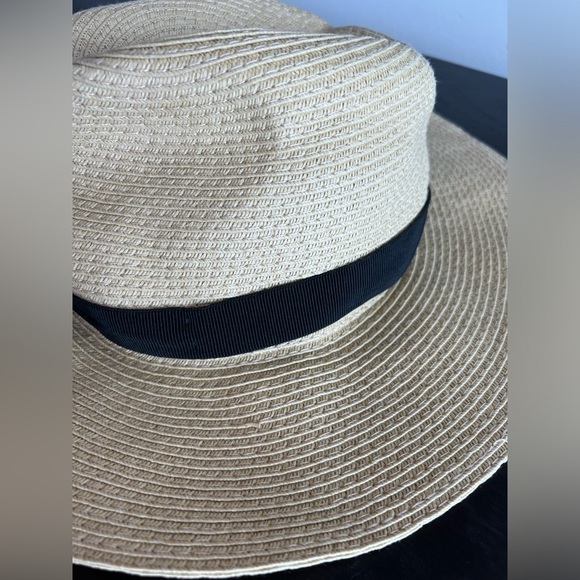 J.Crew Stylish Tan Fedora Hat with Black Band - Picture 4 of 9